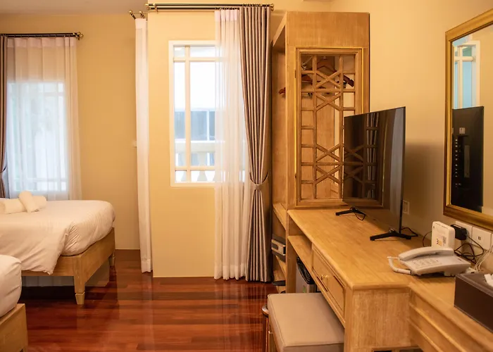 Siri Ratchadamnoen Hotel